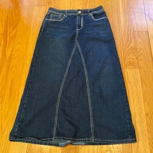 Cato women’s denim skirt size 6